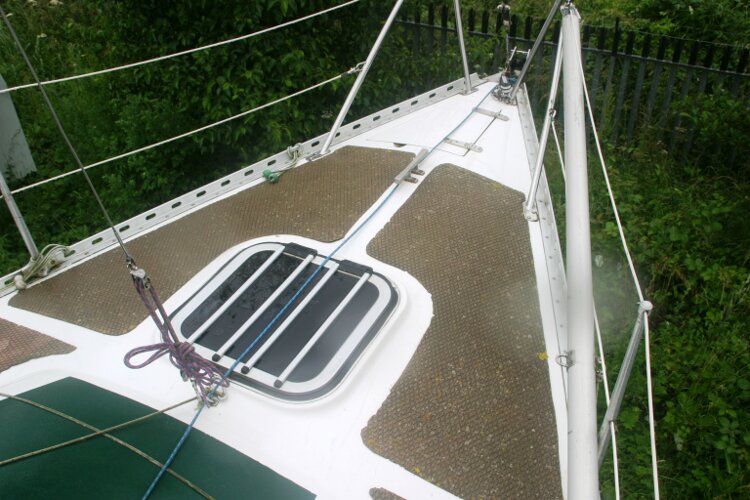 Master Marine Eygthene 24for sale A view of the foredeck - Note the fore hatch