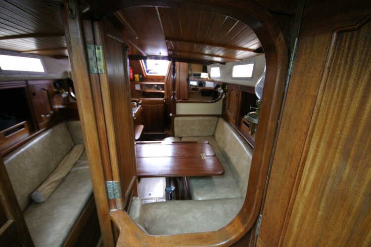 Bruce Roberts 34 Sailing Yachtfor sale Open portal from Forward Cabin to Saloon. - Provides a feeling of spaciousness and light. Closes for privacy.