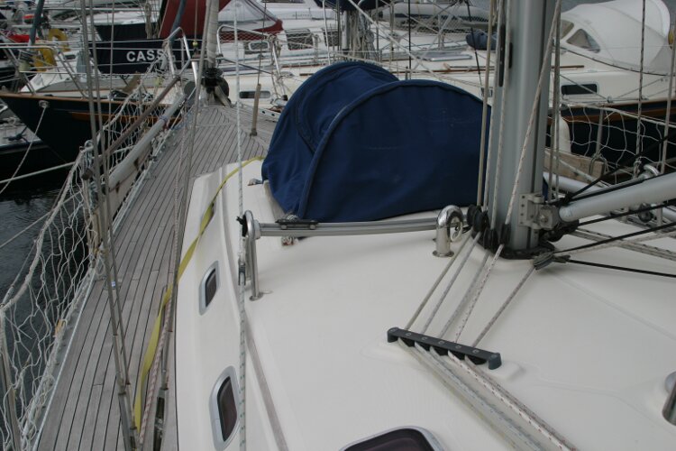 Hanse 411for sale Mast base and deck tent for storage - 