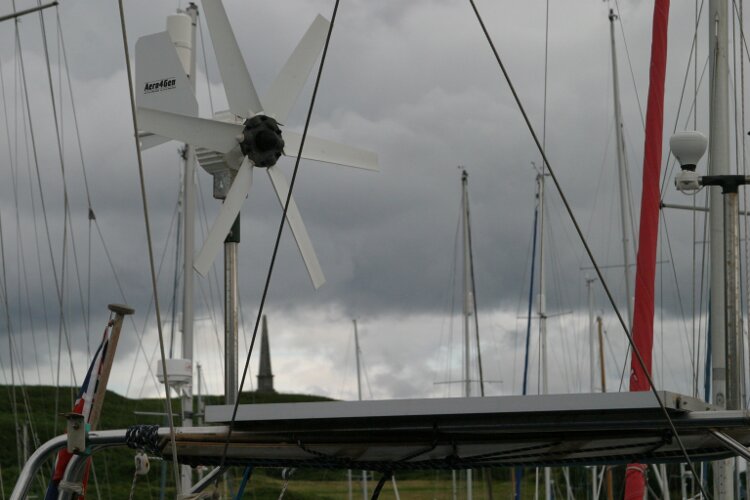 Hanse 411for sale Wind generator and arch with solar panels - 