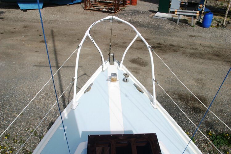Colvic 26for sale The foredeck - Note the Samson post, this has been renewed recently