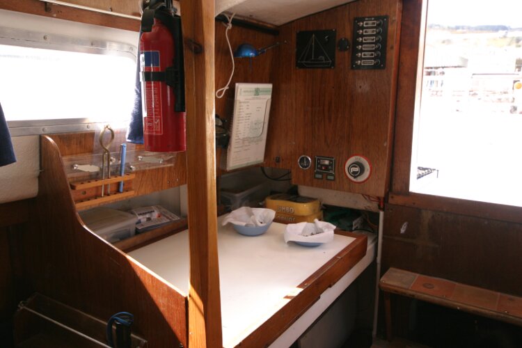 Colvic Springtide 25for sale Nav station on starboard side - as seen from the saloon