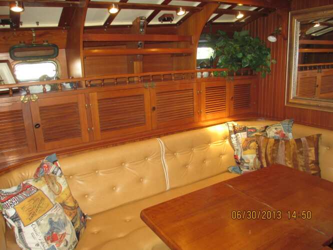 Kadey Krogen 38 Cutterfor sale Saloon dining area - Jeff Lesonsky ? 2013 All Rights Reserved