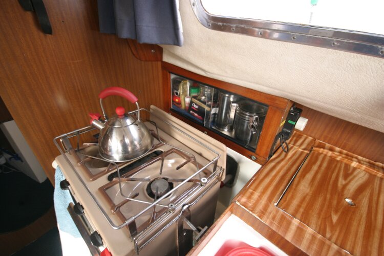 Westerly Renownfor sale Galley, cooker with two burners, grill and oven - 