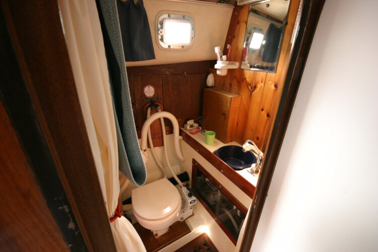 Westerly Renownfor sale Heads Compartment to Port - 
