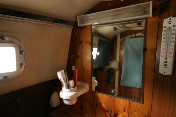 Westerly Renownfor sale Mirror in heads compartment - 