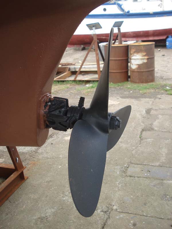 Westerly Renownfor sale Prop close up showing rope cutter - Owner's photo