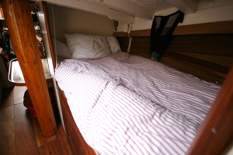 Wooden Classic Gaff cutterfor sale The port side saloon berth - 