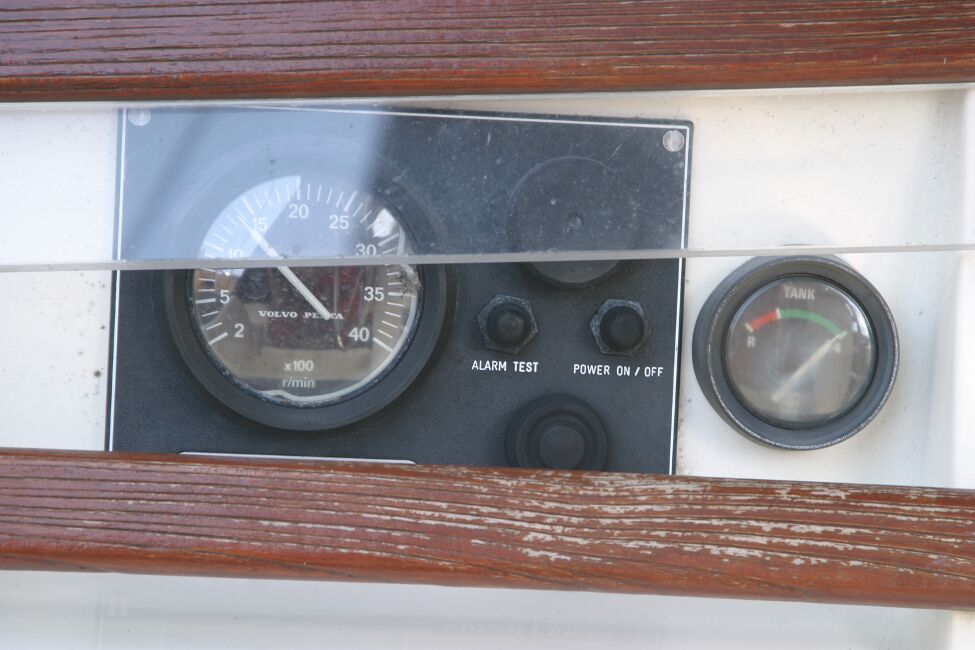 Westerly Riviera 35 MkIIfor sale Engine Controls - 