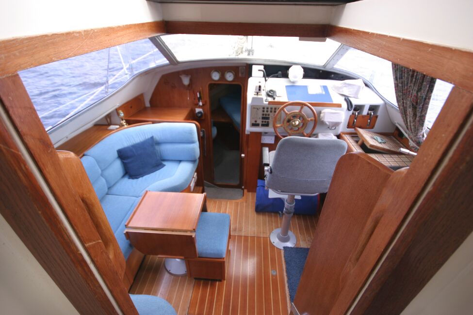 Westerly Riviera 35 MkIIfor sale View into Companionway - 