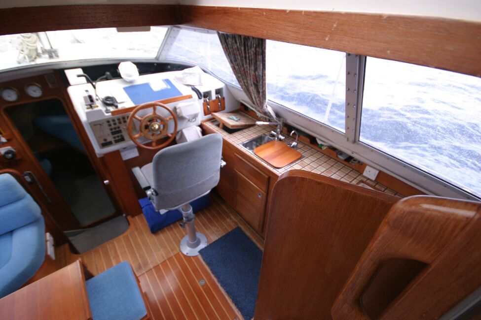 Westerly Riviera 35 MkIIfor sale Inside the Bridge Deck - Inside Helm Position to Starboard