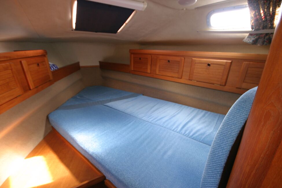 Westerly Riviera 35 MkIIfor sale View into Forward Cabin - 