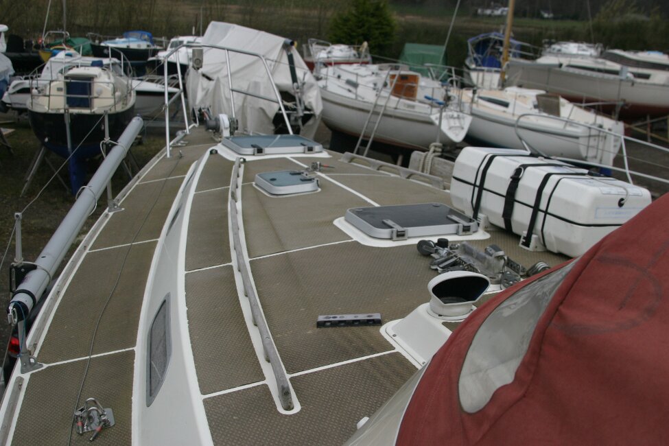 Westerly Corsair Mk 1for sale Coachroof and Foredeck - Port side
