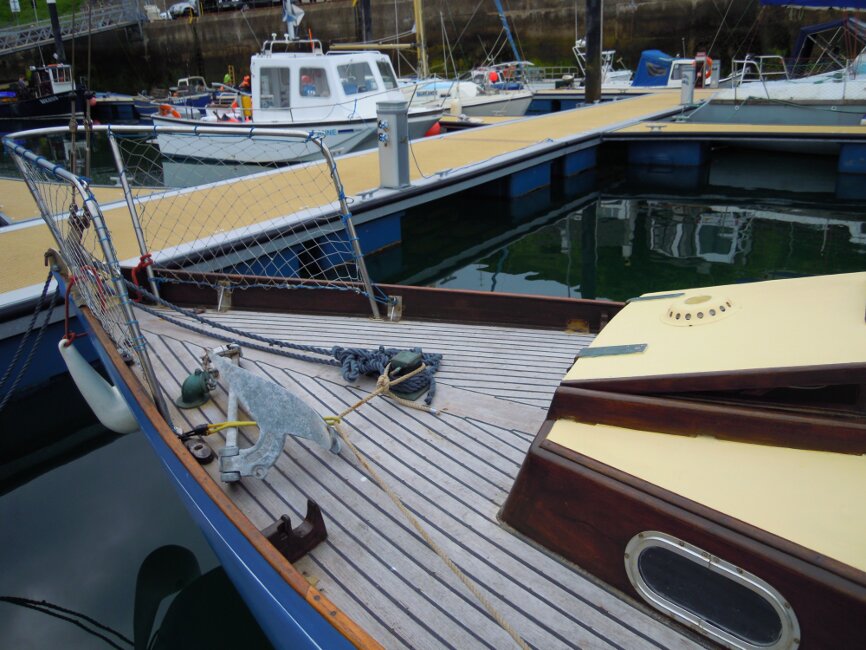 Wooden Classic 29 foot Bermudan Sloopfor sale Foredeck from pontoon - Owner's photo
