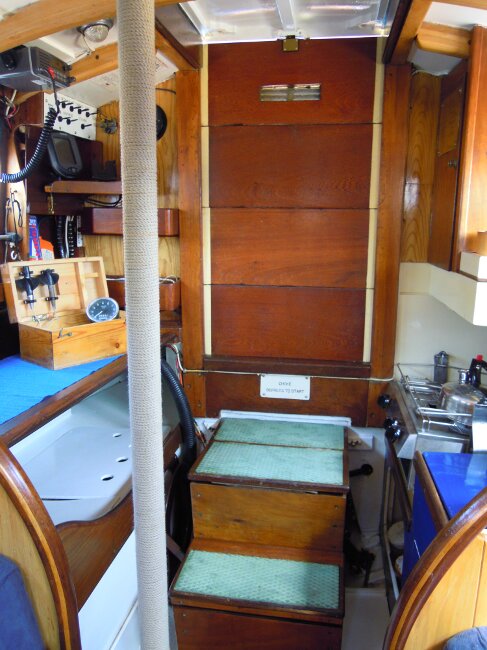 Wooden Classic 29 foot Bermudan Sloopfor sale Saloon - looking aft to companionway. - Owner's photo.