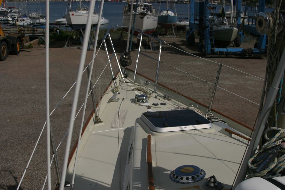 Contessa 32for sale Coach roof, foreward hatch and foredeck - from the port side