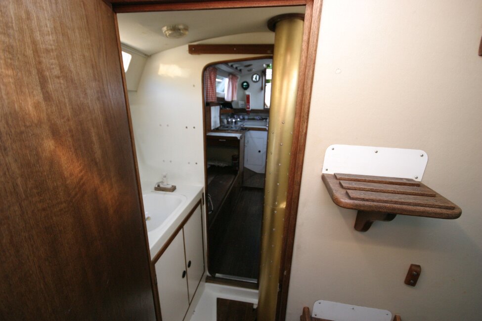 Nicholson 32 Mk Xfor sale Heads compartment from forward - 