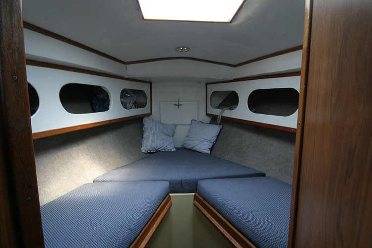 Moody 30for sale Forward cabin - 