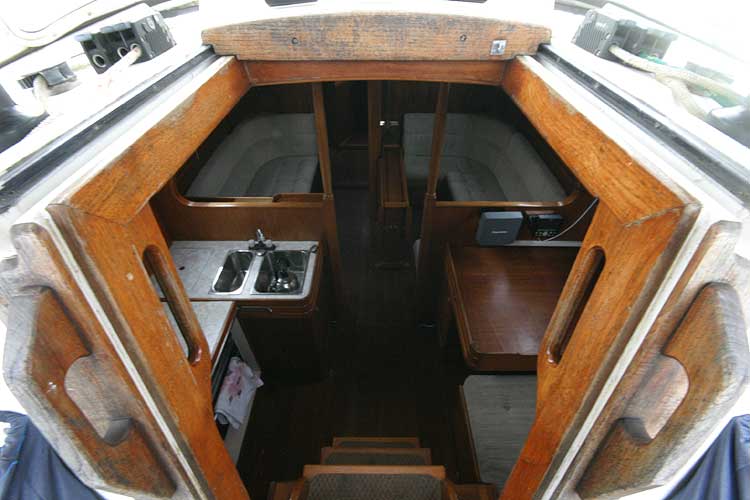 Vancouver 32for sale Companionway - 