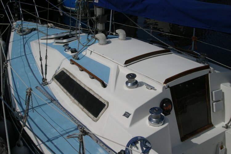 Colvic UFO 27for sale Coachroof and Foredeck from the shore - 