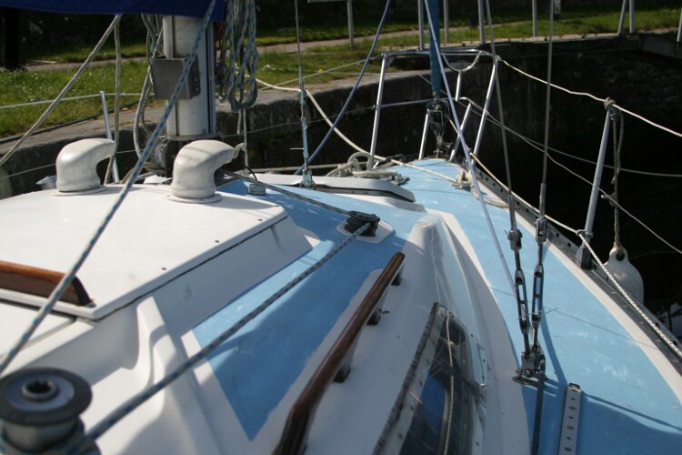 Colvic UFO 27for sale Starboard side looking forward from the cockpit - 