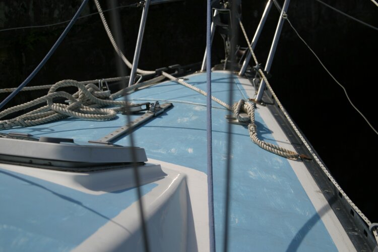 Colvic UFO 27for sale Forward to the foredeck, starboard side - 